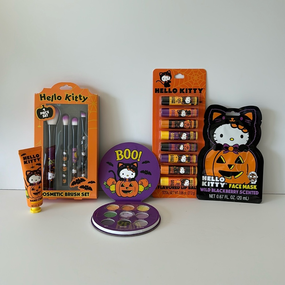 Hello Kitty 5 piece Halloween cosmetic bundle - Picture 1 of 6